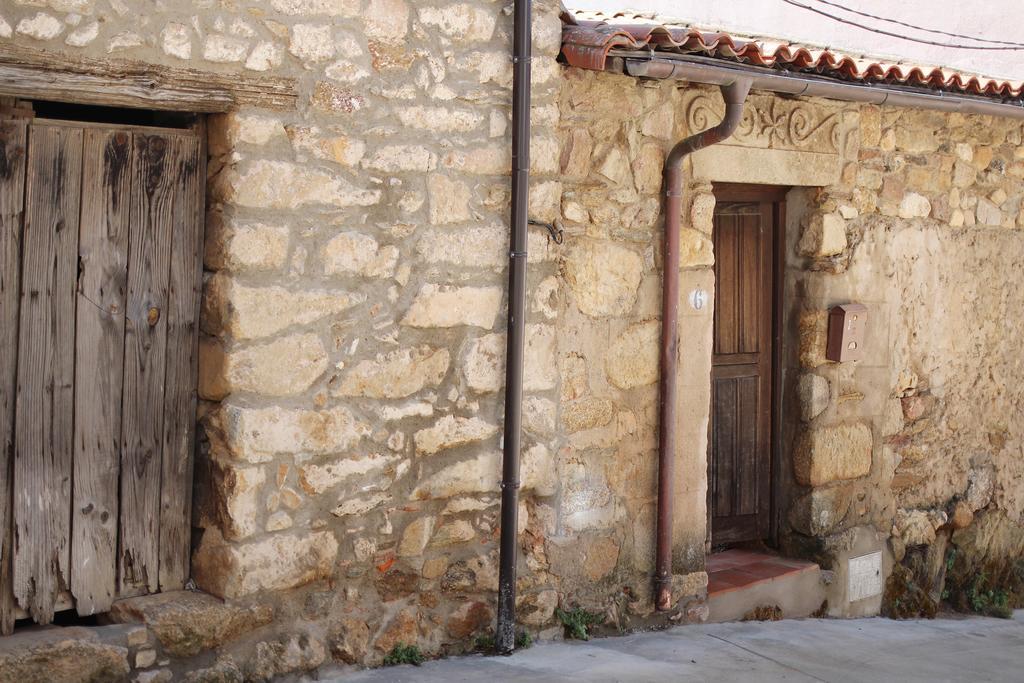 La Grulla Dorada Guest House Perales del Puerto Exterior foto